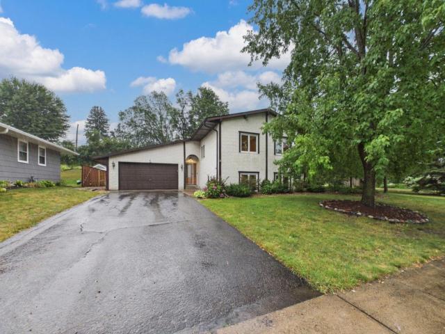 2742 Hilltop Court North Saint Paul MN 55109 - MLS# 7119851
