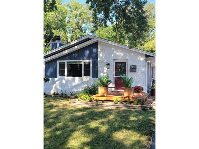 1312 Gettysburg Avenue N Golden Valley MN 55427 - MLS# 7120170