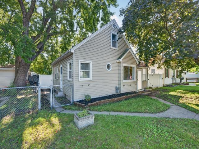 1217 7th Avenue S South Saint Paul MN 55075 - MLS# 7120226