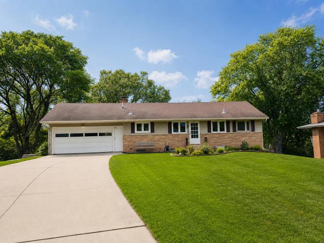 604 23rd Street NE Rochester MN 55906 - MLS# 7120625