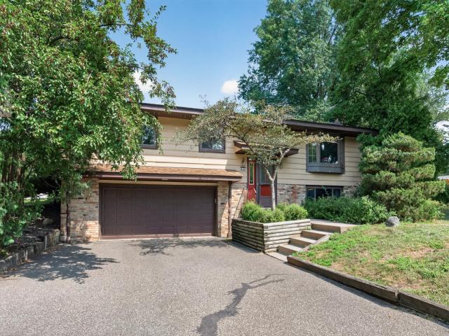 420 Comstock Lane N Plymouth MN 55447 - MLS# 7121376