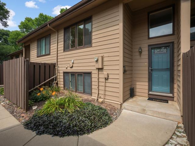 219 W Eagle Lake Drive Maple Grove MN 55369 - MLS# 7121407