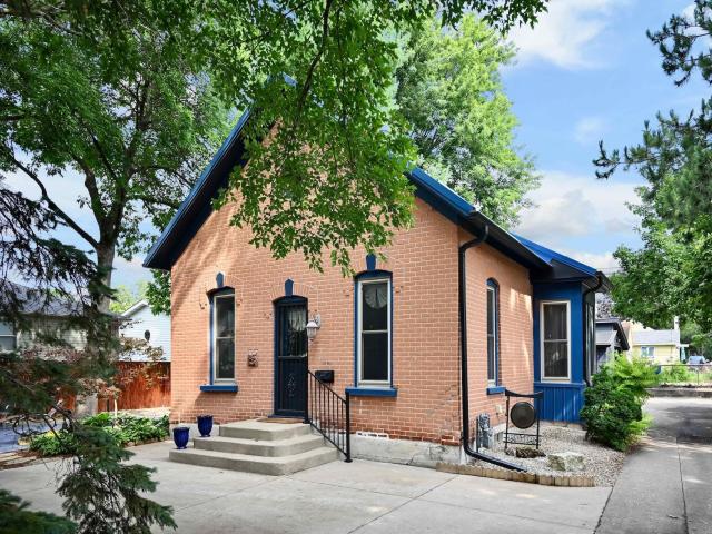 1002 Gilmore Avenue Winona MN 55987 - MLS# 7121479