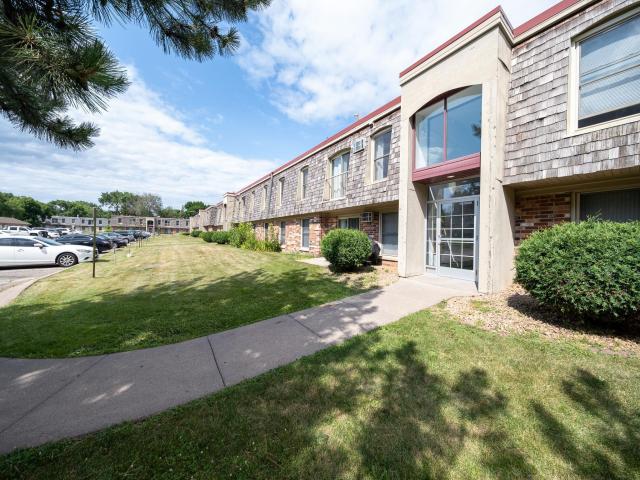 917 11th Avenue S Unit 2 Hopkins MN 55343 - MLS# 7121490