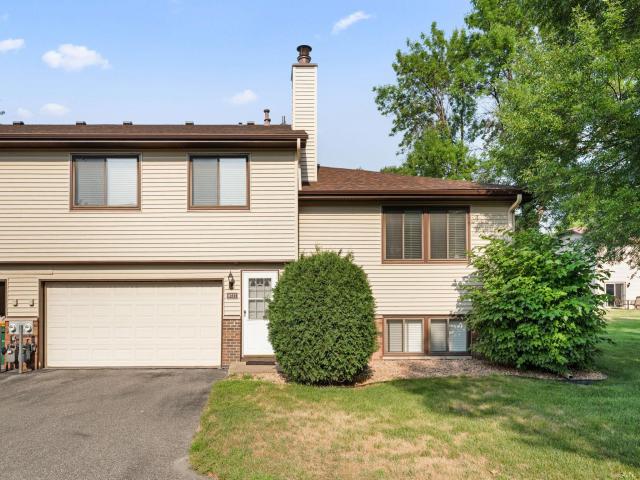 8717 N Maplebrook Circle Brooklyn Park MN 55445 - MLS# 7121536