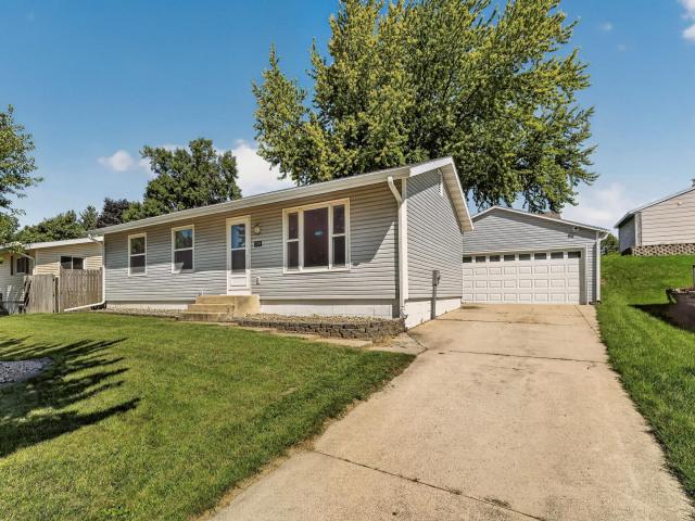 709 37th Street SW Rochester MN 55902 - MLS# 7122469