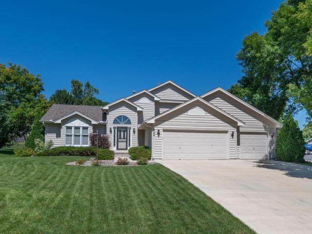 733 Ashley Drive Chaska MN 55318 - MLS# 7122493