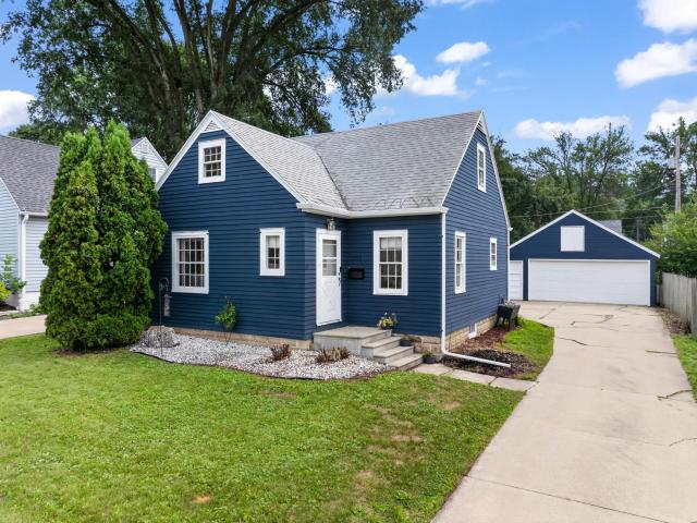 1202 12th Avenue NE Rochester MN 55906 - MLS# 7122669