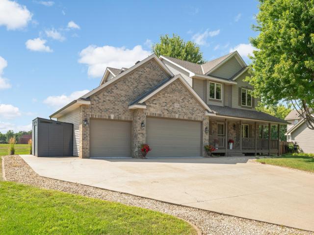 20511 Islandview Circle Lakeville MN 55044 - MLS# 7122985