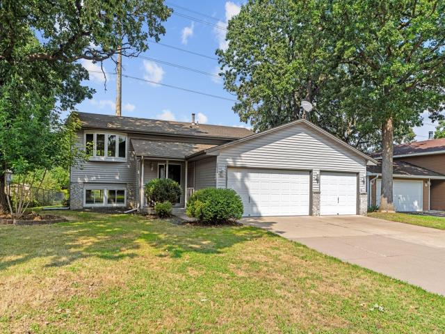 2624 94th Avenue N Brooklyn Park MN 55444 - MLS# 7123004