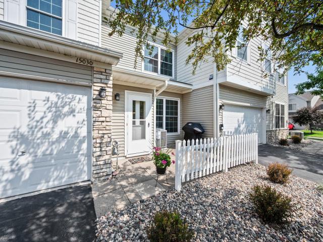 15030 Dunwood Trail Apple Valley MN 55124 - MLS# 7123022