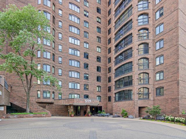 1235 Yale Place Unit 808 Minneapolis MN 55403 - MLS# 7123321