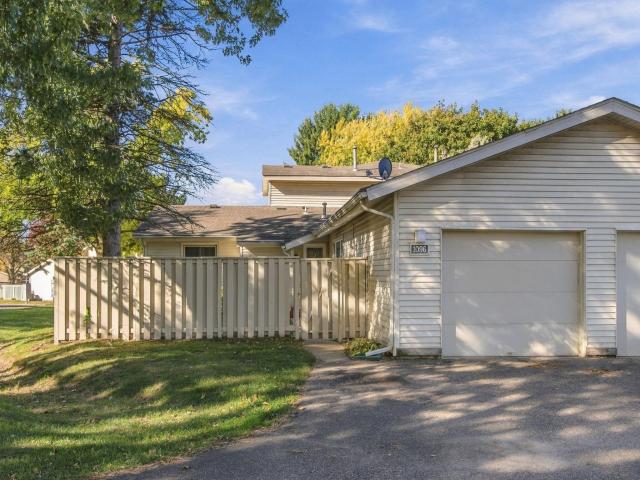 1096 Carmel Court Shoreview MN 55126 - MLS# 7123363