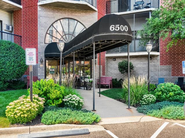 6500 Woodlake Drive Unit 601 Richfield MN 55423 - MLS# 7123473