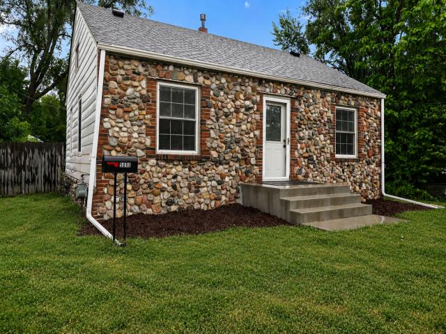 5000 Fairview Avenue N Crystal MN 55429 - MLS# 7124315
