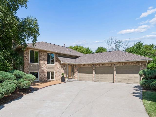 7011 Eagle Ridge Eden Prairie MN 55346 - MLS# 7124609