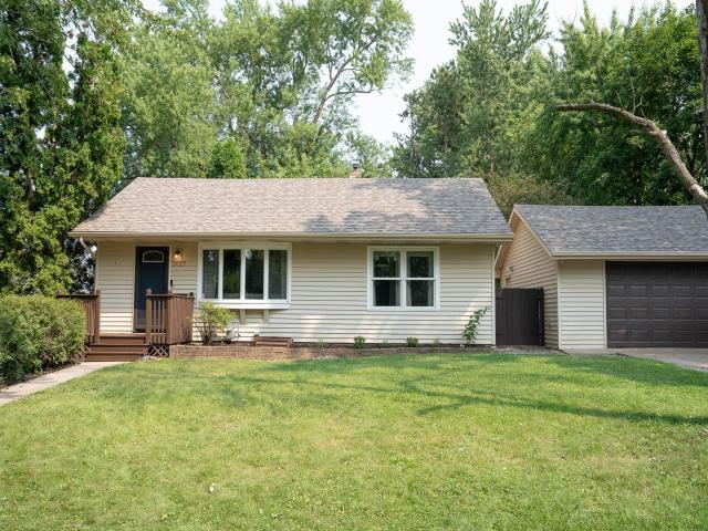 2027 Northwood Drive North Saint Paul MN 55109 - MLS# 7125004