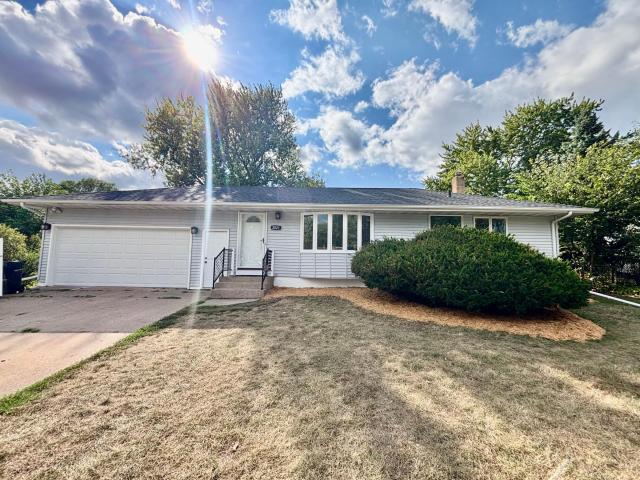 2021 Chambers Street Maplewood MN 55109 - MLS# 7125151