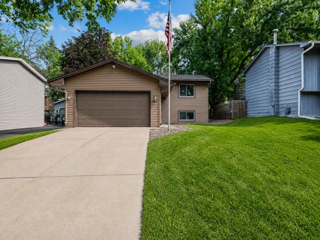 865 104th Avenue NW Coon Rapids MN 55433 - MLS# 7125318