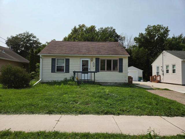 813 Ulstad Avenue Albert Lea MN 56007 - MLS# 7125699