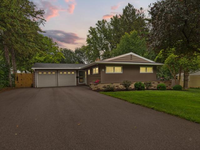 17 9th Avenue SE Faribault MN 55021 - MLS# 7126006