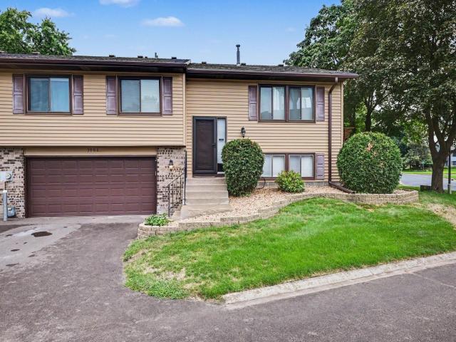 1086 122nd Avenue NE Blaine MN 55434 - MLS# 7126150