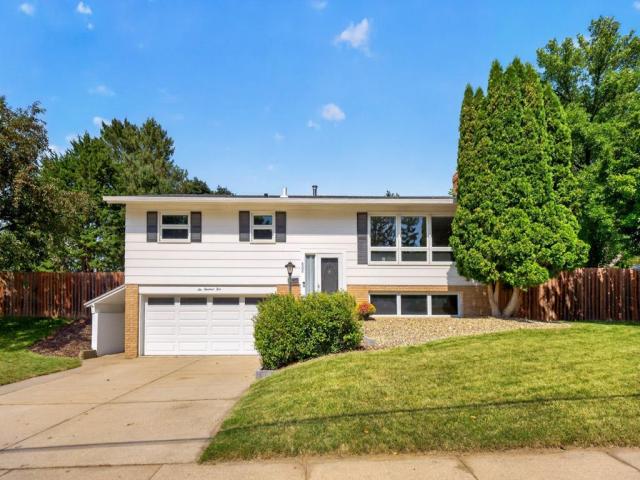 605 Elton Hills Drive NW Rochester MN 55901 - MLS# 7126180