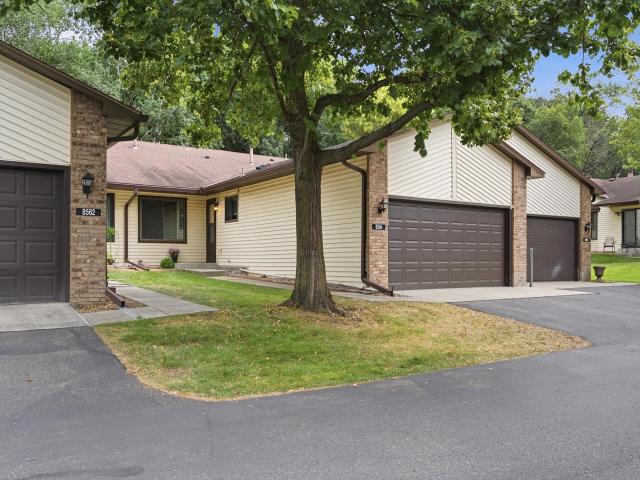 8564 134th Street W Apple Valley MN 55124 - MLS# 7126837