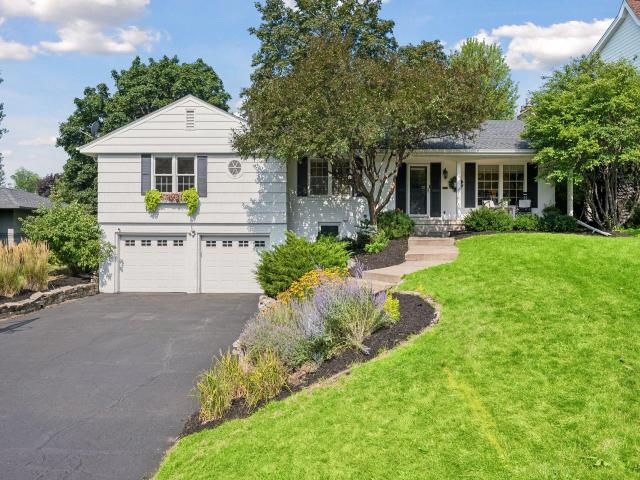 5272 Lochloy Drive Edina MN 55436 - MLS# 7126921