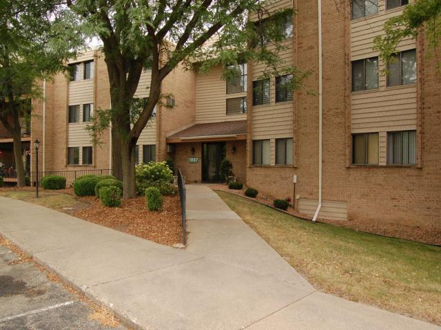 1887 Silver Bell Road Unit 318 Eagan MN 55122 - MLS# 7127007
