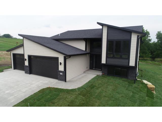 3503 Stonehedge Drive NE Rochester MN 55906 - MLS# 7127465