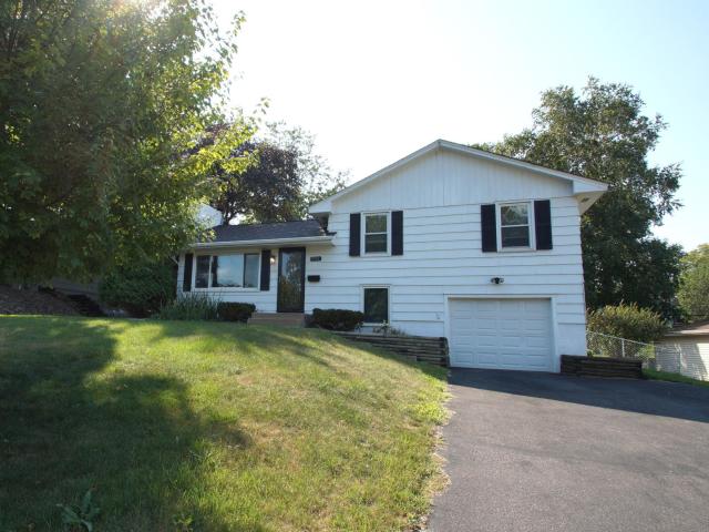 3701 Flag Avenue N New Hope MN 55427 - MLS# 7127861