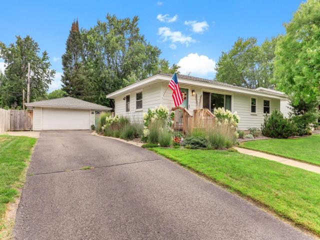 8502 Upper 206th Street W Lakeville MN 55044 - MLS# 7128206