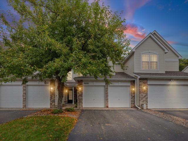 9220 Merrimac Lane N Maple Grove MN 55311 - MLS# 7128554