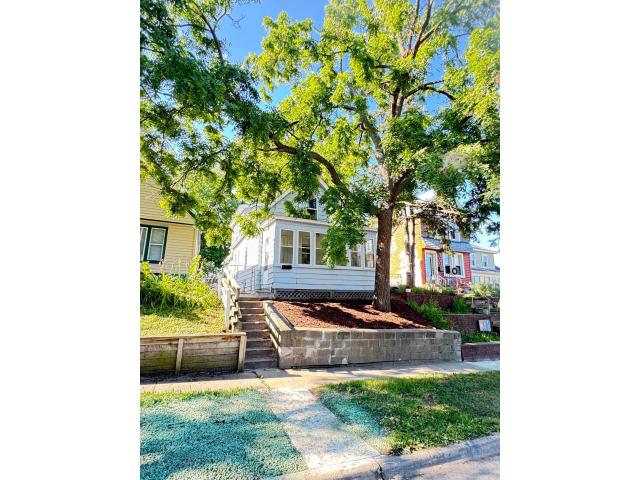 486 Lawson Avenue W Saint Paul MN 55117 - MLS# 7128751