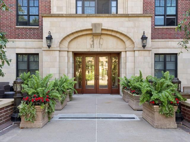 370 Marshall Avenue Unit 201 Saint Paul MN 55102 - MLS# 7129081