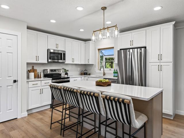 383 Walker Drive Vadnais Heights MN 55127 - MLS# 7129123