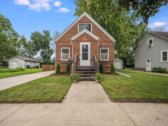 811 South Avenue North Mankato MN 56003 - MLS# 7129126