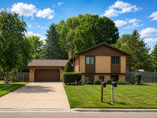 7709 Ewing Avenue N Brooklyn Park MN 55443 - MLS# 7129443