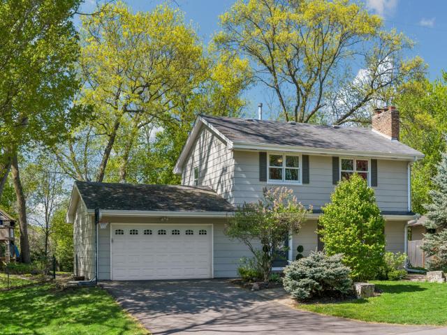 290 Ridgeview Drive E Wayzata MN 55391 - MLS# 7129566
