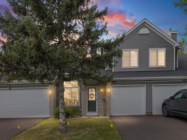 446 Mission Hills Way E Chanhassen MN 55317 - MLS# 7129656