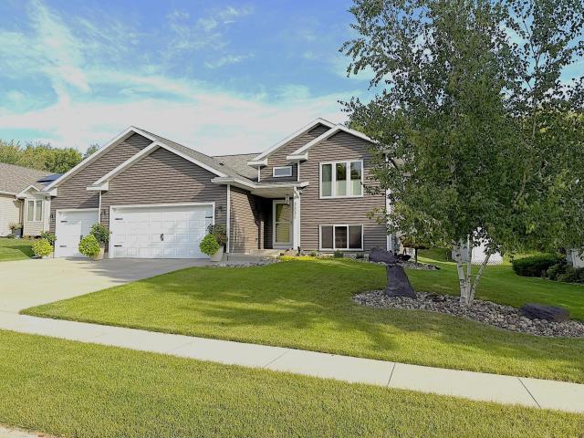 3221 Lakeridge Drive NW Rochester MN 55901 - MLS# 7130198