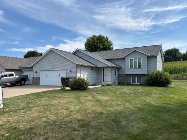 403 Chalupsky Avenue NE New Prague MN 56071 - MLS# 7130589
