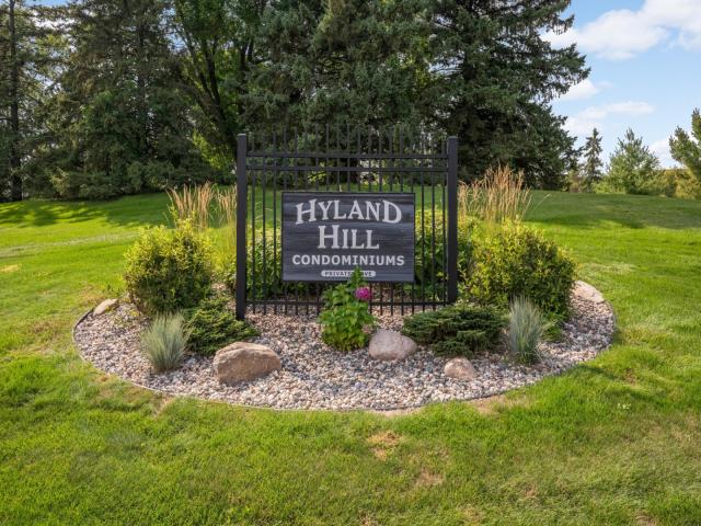 8400 Pennsylvania Road Unit 320 Bloomington MN 55438 - MLS# 7130743