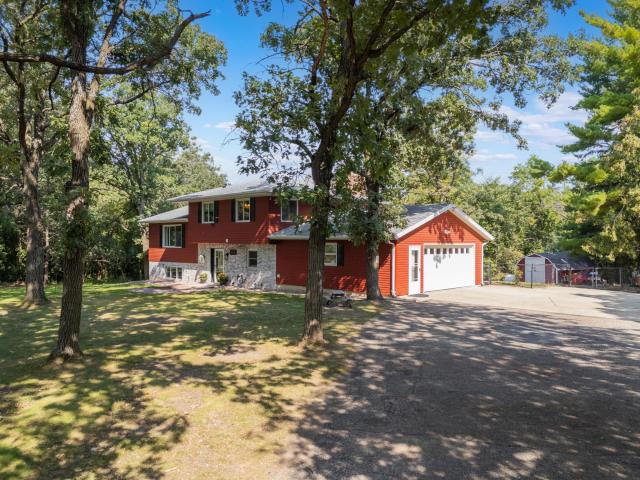 1715 35th Street NE Rochester MN 55906 - MLS# 7130911