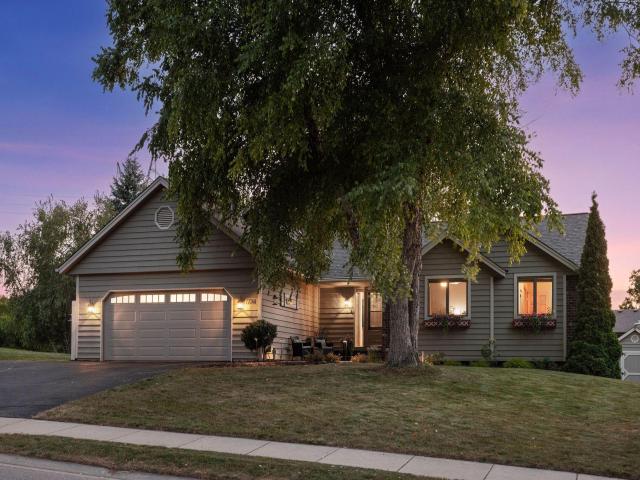 1736 White Oak Drive Chaska MN 55318 - MLS# 7130940