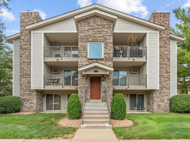 2100 Ridge Drive Unit 22 Saint Louis Park MN 55416 - MLS# 7131255