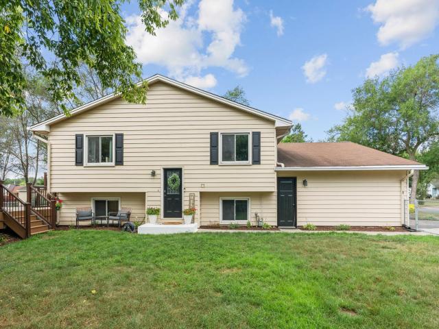 2728 111th Avenue NW Coon Rapids MN 55433 - MLS# 7131433