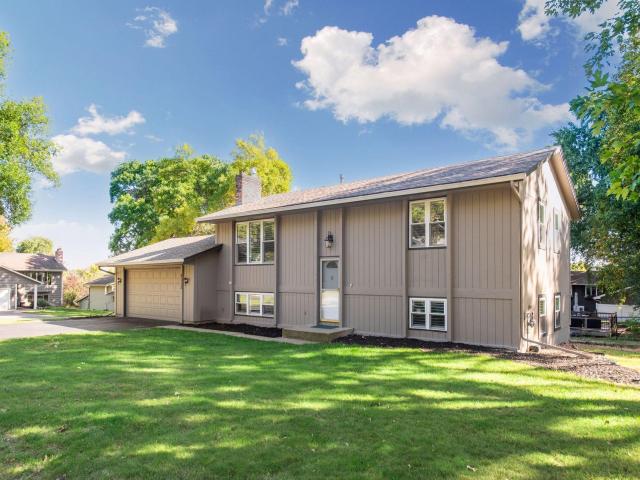8113 Dakota Lane Chanhassen MN 55317 - MLS# 7131450