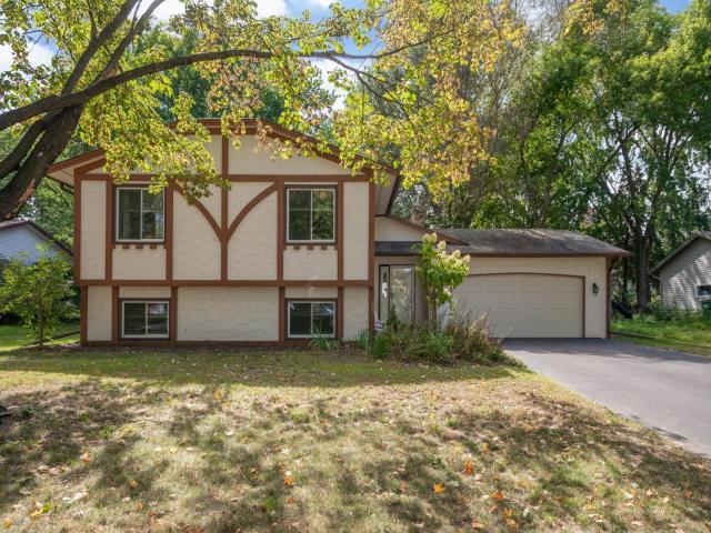 686 Maple Pond Court Shoreview MN 55126 - MLS# 7131470